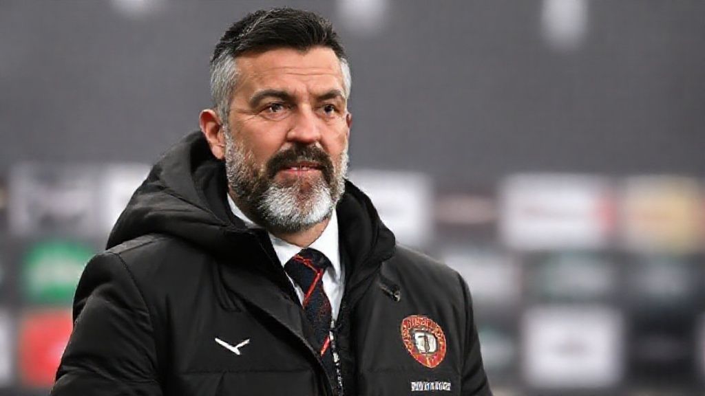 曼联冬窗引援计划曝光！锁定三大后腰目标 却遭曼城截胡锋线猎物